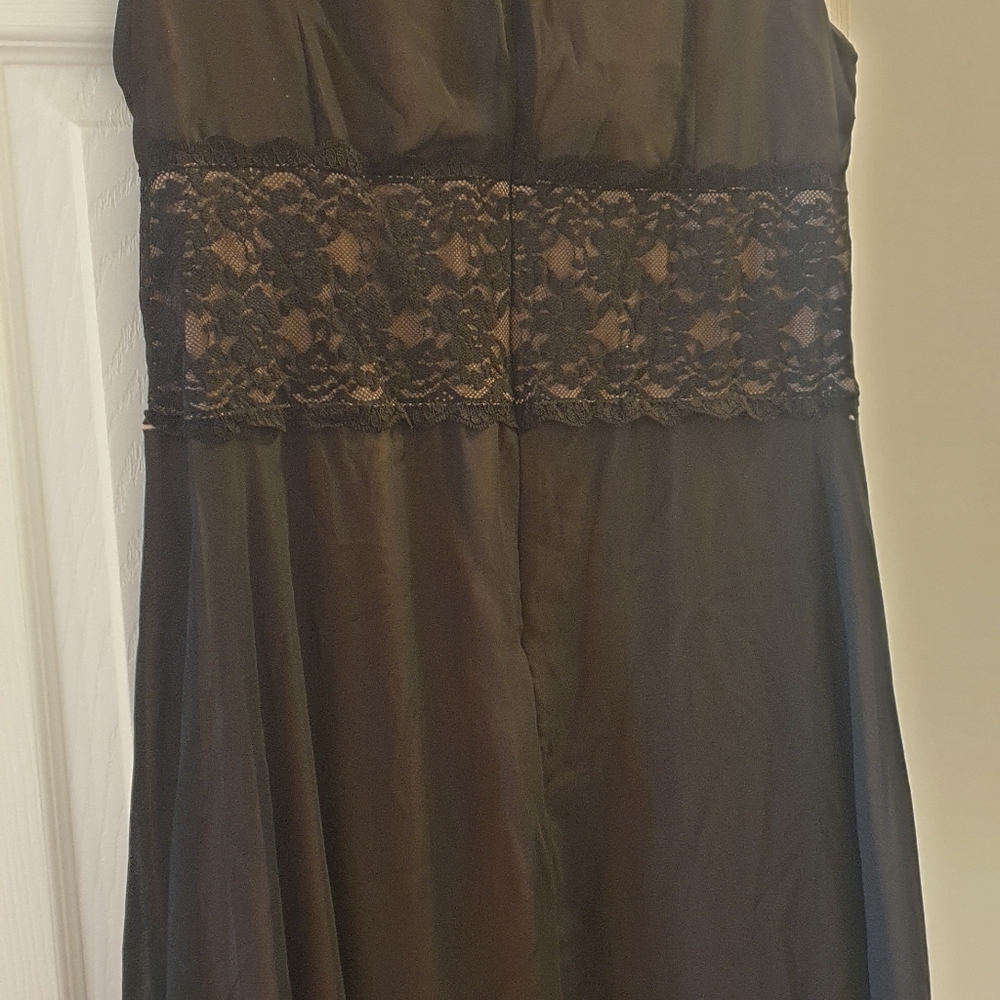 Dress black. Sleeveless. By Dress Barn Women.